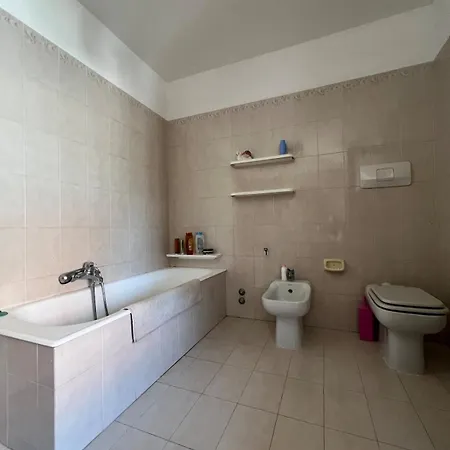 Villino Con Giardino Privato *