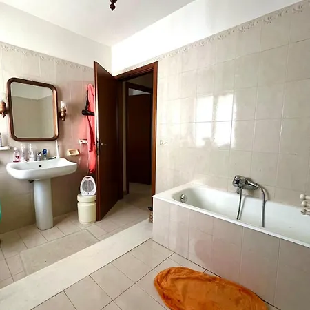 Villino Con Giardino Privato