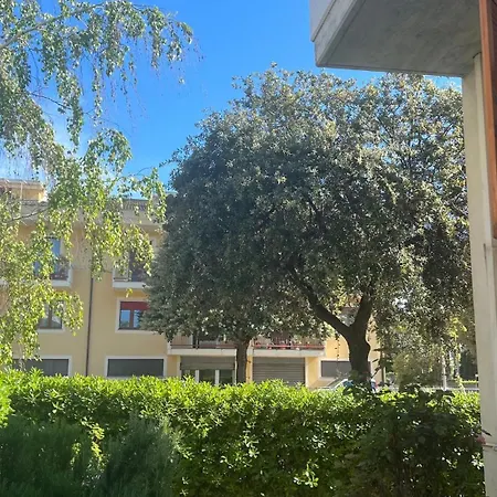 Villino Con Giardino Privato *