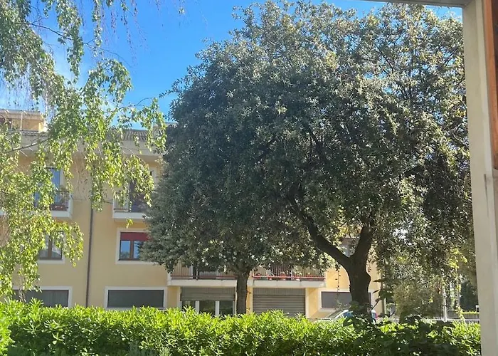 Villino Con Giardino Privato *